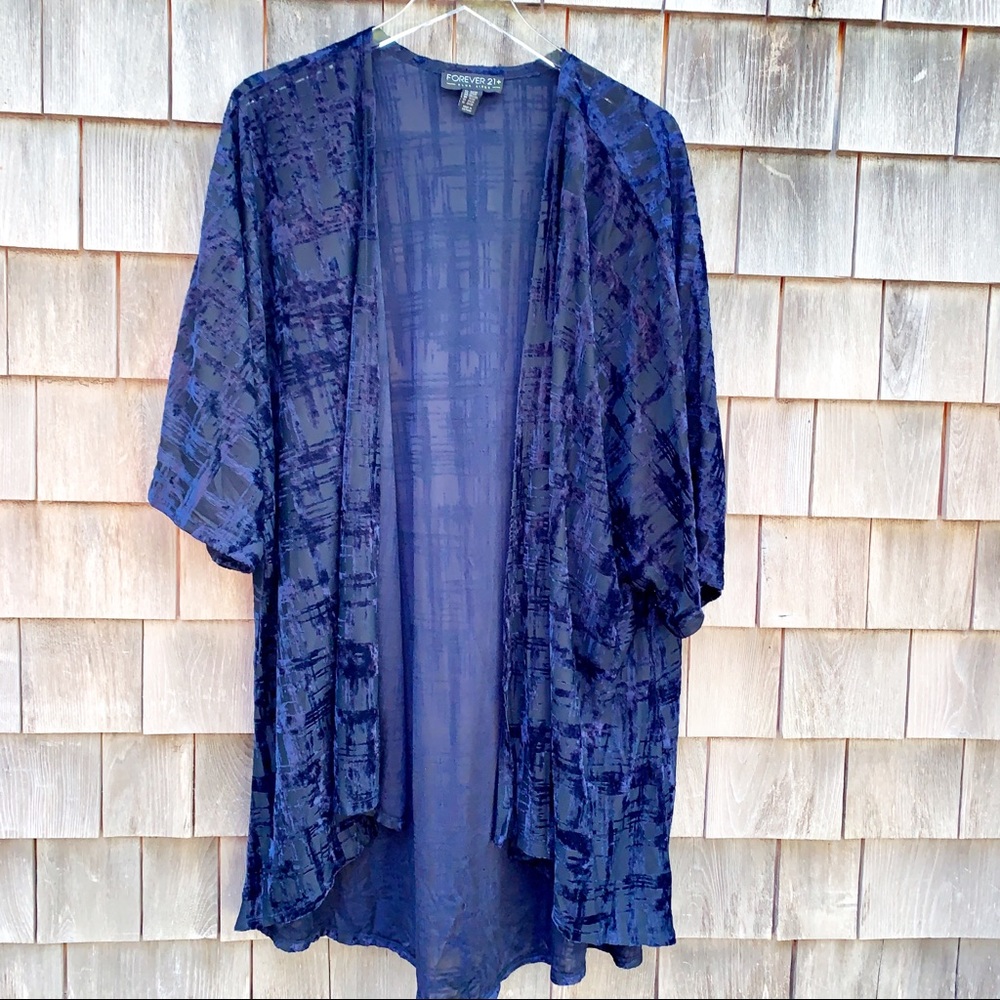 Forever 21+ blue velvet kimono 2/3 plus